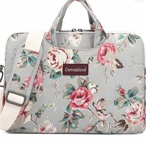 Crossbody computer bag.